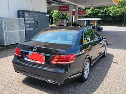 Schwarz Gebraucht 2015 Mercedes E200 Limousine | 20.000 € (Teuer)