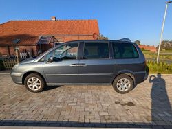 Grau Gebraucht 2008 Peugeot 807 Van / Kleinbus | 1.500 € (Superpreis)