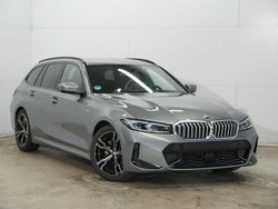 Grau Gebraucht 2024 BMW 318 M Sport Kombi | 37.499 € (Fairer Preis)