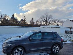 Grau Gebraucht 2021 VW Tiguan Active SUV | 22.900 € (Fairer Preis)