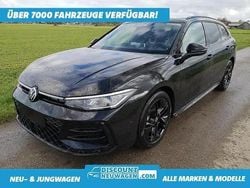 Grenadilschwarz metallic Neu 2025 VW Passat R-line Kombi | 46.890 € (Superpreis)
