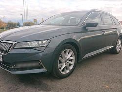 Grau Gebraucht 2020 Skoda Superb Kombi | 23.700 € (Fairer Preis)