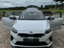 Weiß Gebraucht 2020 Kia Ceed Sportswagon Platinum Edition Kombi | 16.000 € (Guter Preis)