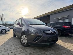 Grau Gebraucht 2013 Opel Zafira Tourer Active Van / Kleinbus | 3.700 € (Superpreis)
