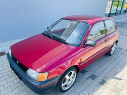 Rot Gebraucht 1995 Toyota Starlet XLi Kleinwagen | 3.700 €