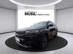 Carbon black metallic clear coat Gebraucht 2021 Jeep Compass 80th Anniversary SUV | 19.980 € (Fairer Preis)