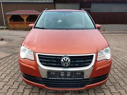 Rot Gebraucht 2009 VW Touran Van / Kleinbus | 4.999 € (Etwas zu teuer)