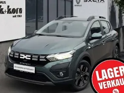 Grün Gebraucht 2024 Dacia Sandero Expression Kleinwagen | 18.790 € (Fairer Preis)