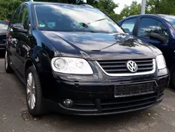 Schwarz metallic Gebraucht 2006 VW Touran Van / Kleinbus | 3.500 € (Fairer Preis)