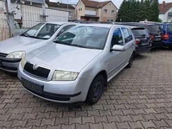 Silber Gebraucht 2004 Skoda Fabia Limousine | 1.300 € (Fairer Preis)