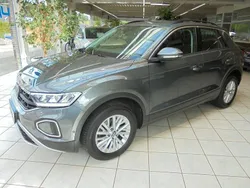 Indiumgrau Gebraucht 2022 VW T-Roc Life SUV | 24.990 € (Guter Preis)