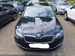 Schwarz Gebraucht 2014 Skoda Superb Ambition Kombi | 9.999 € (Fairer Preis)
