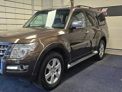 Braun Gebraucht 2018 Mitsubishi Pajero Edition SUV | 29.999 € (Fairer Preis)