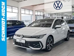 Pure white Gebraucht 2024 VW Golf VIII GTE Limousine | 49.999 € (Teuer)