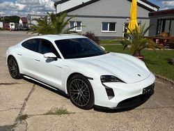 Weiß Gebraucht 2024 Porsche Taycan Sport Limousine | 70.900 € (Superpreis)