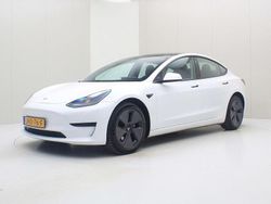 Weiß Gebraucht 2021 Tesla Model 3 Standard Range Limousine | 23.999 € (Fairer Preis)