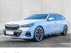 Weiß Gebraucht 2024 BMW 540 Comfort Edition Kombi | 65.940 €