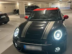 Schwarz Gebraucht 2023 Mini Clubman Kombi | 29.990 €