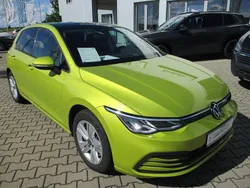 Gelb Gebraucht 2022 VW Golf VIII Life Limousine | 18.900 € (Guter Preis)