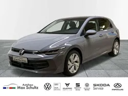 Grau Gebraucht 2024 VW Golf VIII Life Limousine | 25.990 € (Fairer Preis)