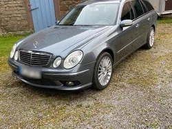 Grau Gebraucht 2005 Mercedes E500 Sport Edition Kombi | 7.500 €