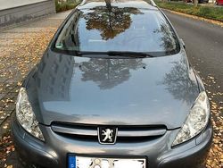 Grau Gebraucht 2004 Peugeot 307 Kombi | 1.000 €