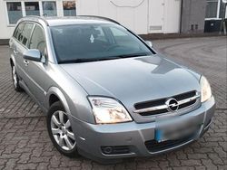 Grau Gebraucht 2005 Opel Vectra Kombi | 1.500 € (Fairer Preis)
