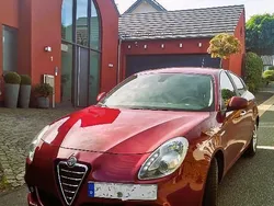 Rot Gebraucht 2011 Alfa Romeo Giulietta Super Kleinwagen | 5.890 € (Fairer Preis)