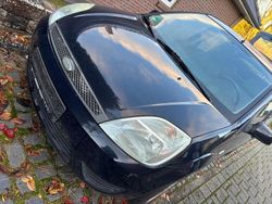 Blau Gebraucht 2005 Ford Fiesta Kleinwagen | 600 € (Guter Preis)