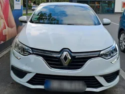 Weiß Gebraucht 2016 Renault Mégane III Limousine | 8.500 €
