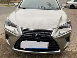 Silber Gebraucht 2019 Lexus NX300h E-FOUR Executive Line SUV | 27.400 € (Fairer Preis)