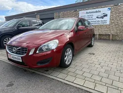Rot Gebraucht 2012 Volvo V60 Kinetic Kombi | 10.590 € (Fairer Preis)