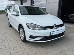 Weiß Gebraucht 2017 VW Golf VII Kombi | 9.980 € (Fairer Preis)