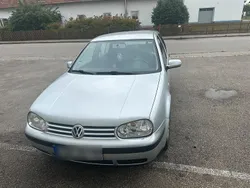 Grau Gebraucht 2001 VW Golf IV Limousine | 2.200 € (Etwas zu teuer)