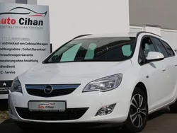 Weiß Gebraucht 2011 Opel Astra Design Edition Kombi | 4.690 € (Guter Preis)