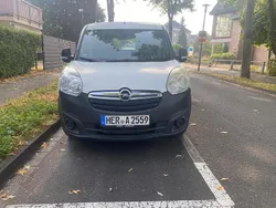 Weiß Gebraucht 2013 Opel Combo Edition Van / Kleinbus | 4.400 € (Fairer Preis)