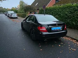 Schwarz Gebraucht 2011 Mercedes C180 Limousine | 8.000 €