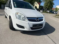 Weiß Gebraucht 2009 Opel Zafira Van / Kleinbus | 1.350 € (Superpreis)