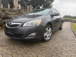 Grau Gebraucht 2013 Opel Astra Limousine | 4.490 € (Guter Preis)