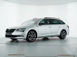 Brilliantsilber metallic Gebraucht 2017 Skoda Superb SportLine Kombi | 25.889 € (Teuer)