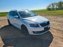 Weiß Gebraucht 2016 Skoda Octavia Style Kombi | 10.190 € (Fairer Preis)