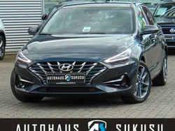 Grau Gebraucht 2024 Hyundai i30 Trend Limousine | 19.480 € (Guter Preis)