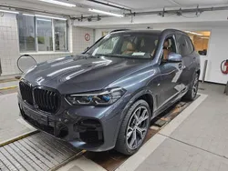 Arktikgrau brillianteffekt met Gebraucht 2022 BMW X5 M Sport SUV | 59.989 € (Fairer Preis)