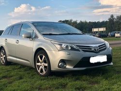 Silber Gebraucht 2013 Toyota Avensis Limousine | 13.999 € (Teuer)