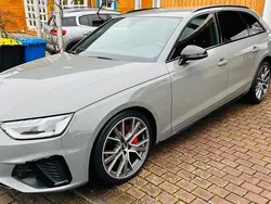 Grau Gebraucht 2020 Audi A4 S-Line Kombi | 27.500 € (Fairer Preis)