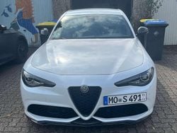 Weiß Gebraucht 2019 Alfa Romeo Giulia Ti Limousine | 33.500 € (Etwas zu teuer)