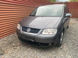 Grau Gebraucht 2004 VW Touran Van / Kleinbus | 1.250 € (Guter Preis)