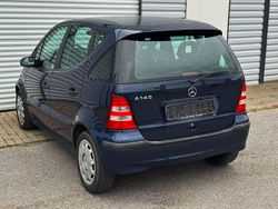 Blau Gebraucht 2001 Mercedes A140 Classic Van / Kleinbus | 3.690 € (Teuer)