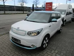 Weiß Gebraucht 2017 Kia Soul EV Play SUV | 11.980 € (Teuer)