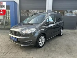 Grau (magneticgrau) Gebraucht 2015 Ford Tourneo Courier Van / Kleinbus | 10.480 € (Etwas zu teuer)